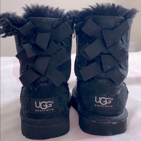 Girl UGG Bailey Bow II boots - Picture 1 of 4